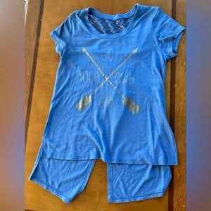 Junior’s short sleeve top